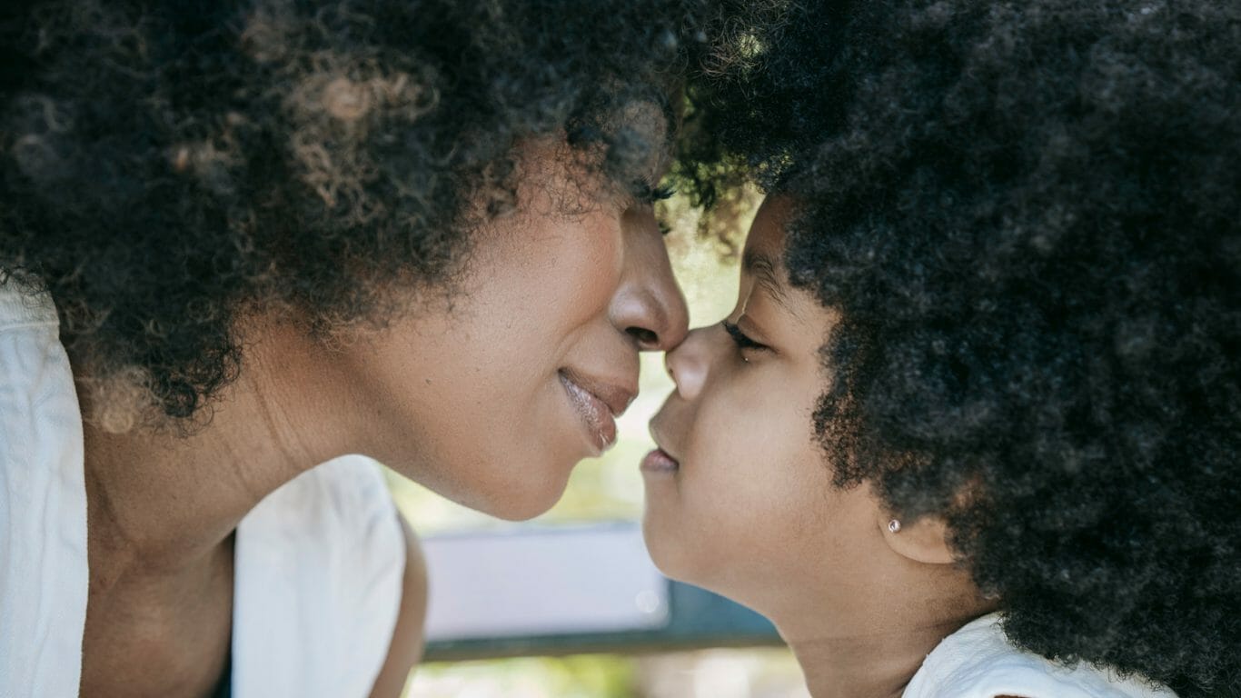 comment-avoir-des-cheveux-afro-en-bonne-sant